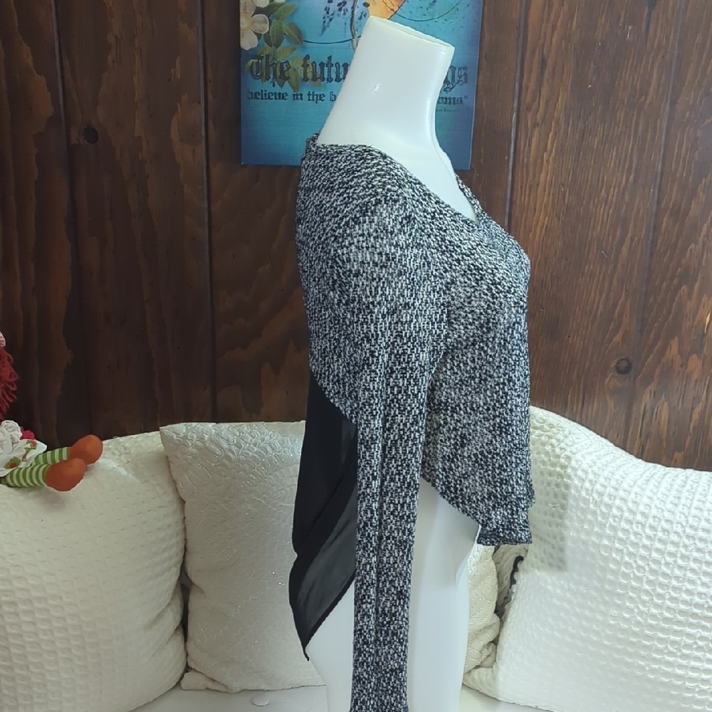 Size S Lush Black and White Long Sleeve Knit Top - Picture 5 of 15